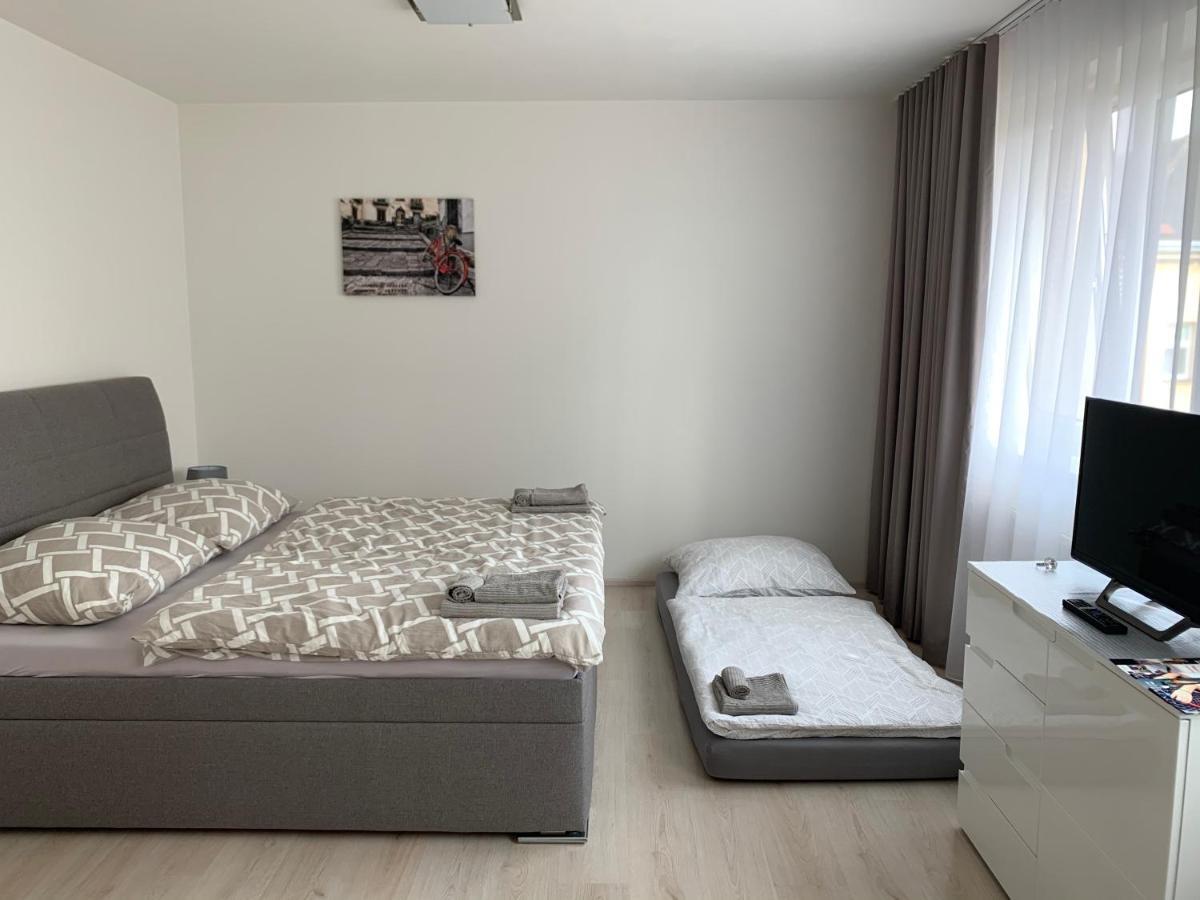 Modern Apartment In The City Center Plzeň Buitenkant foto